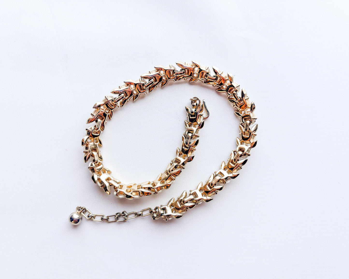 1960s Trifari White Flower Chocker | Flower Gold Necklace