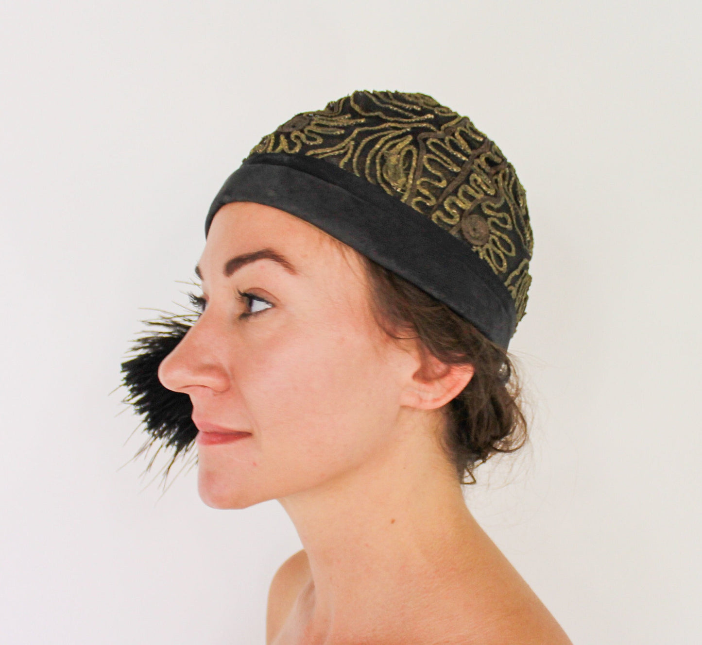 1920s Black Silk Flapper Cloche Hat with Ostrich Feather