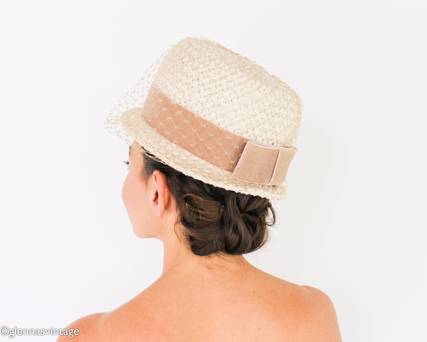 1960s Beige Raffia Woven Hat