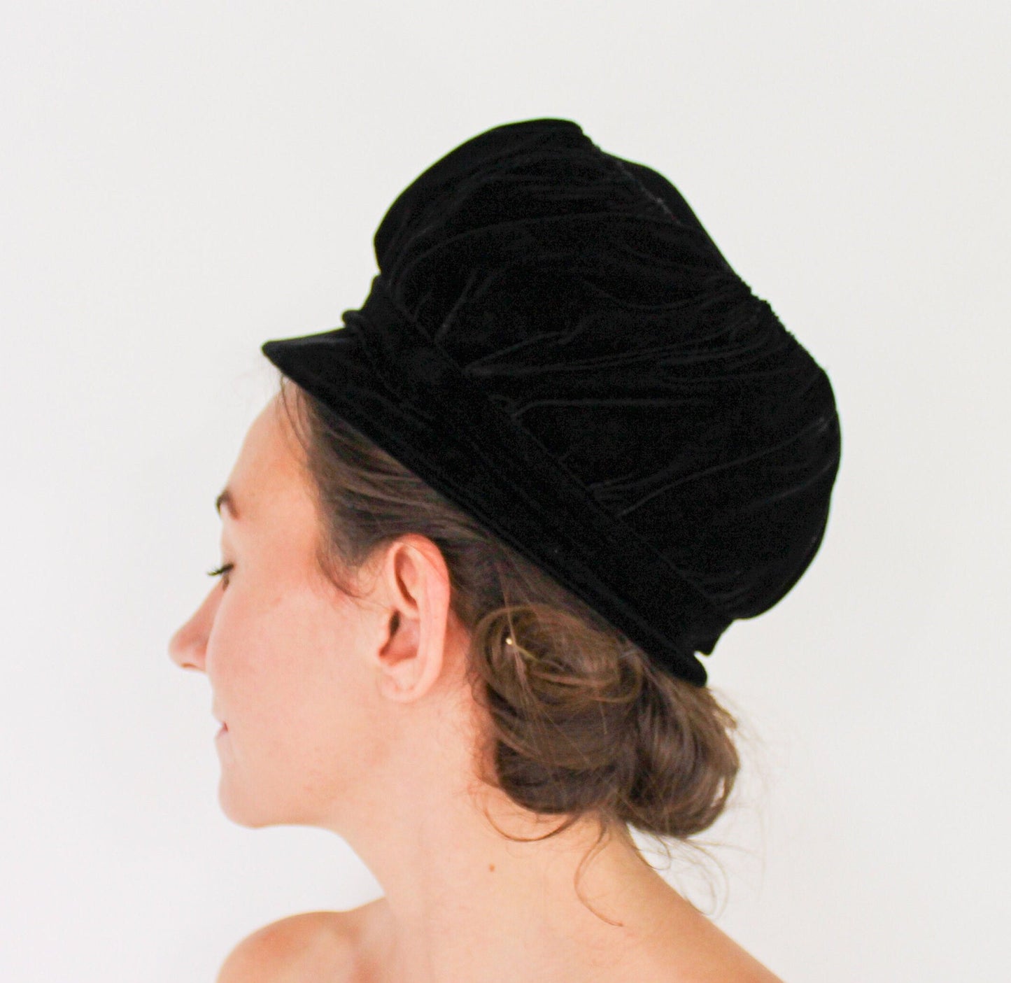 1960s Black Velvet Bubble Hat