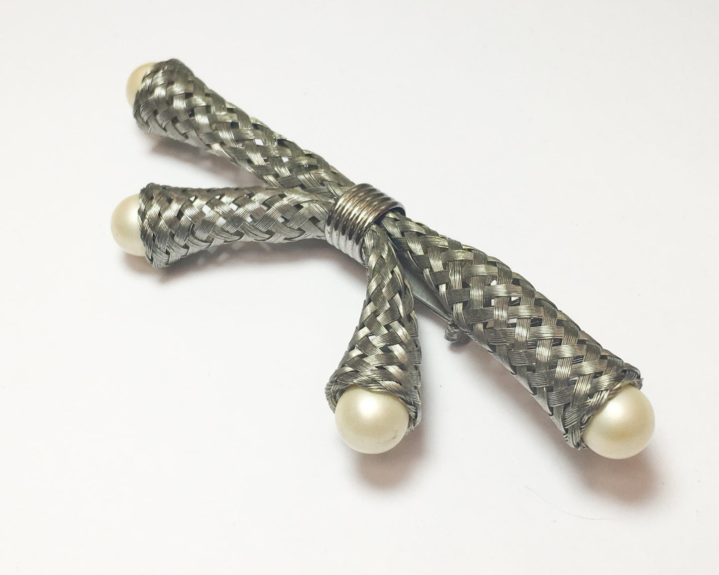 1940s Silver Woven Metal Brooch | 40s Silver Mesh Bow Pin | Silver Mesh Lapel Pin