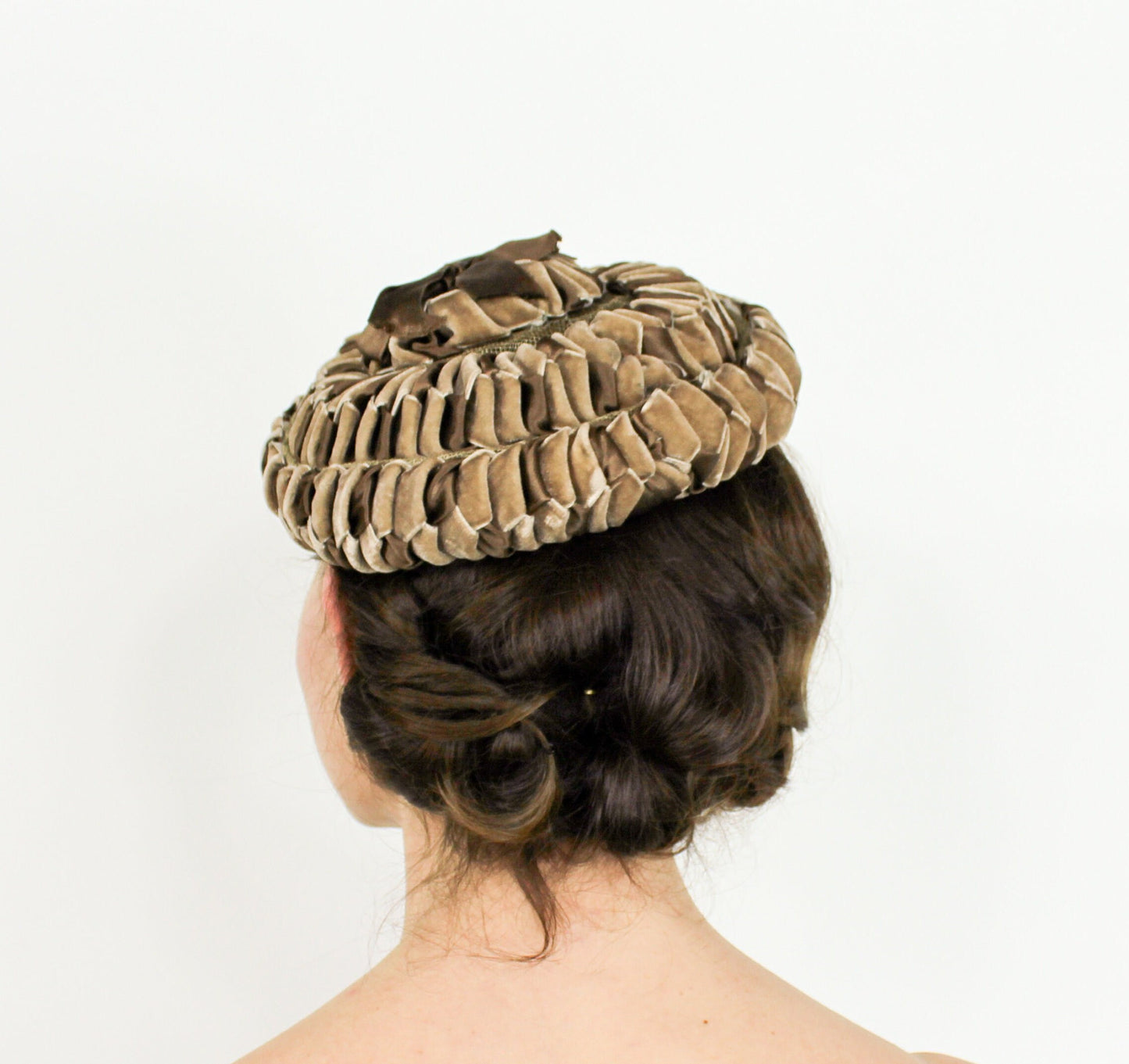 1950s Brown Velvet Woven Beret Hat