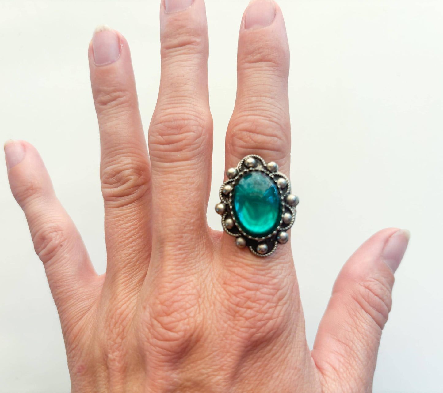 1950s Green Glass Ring | Vintage Bright Green Adjustable Ring