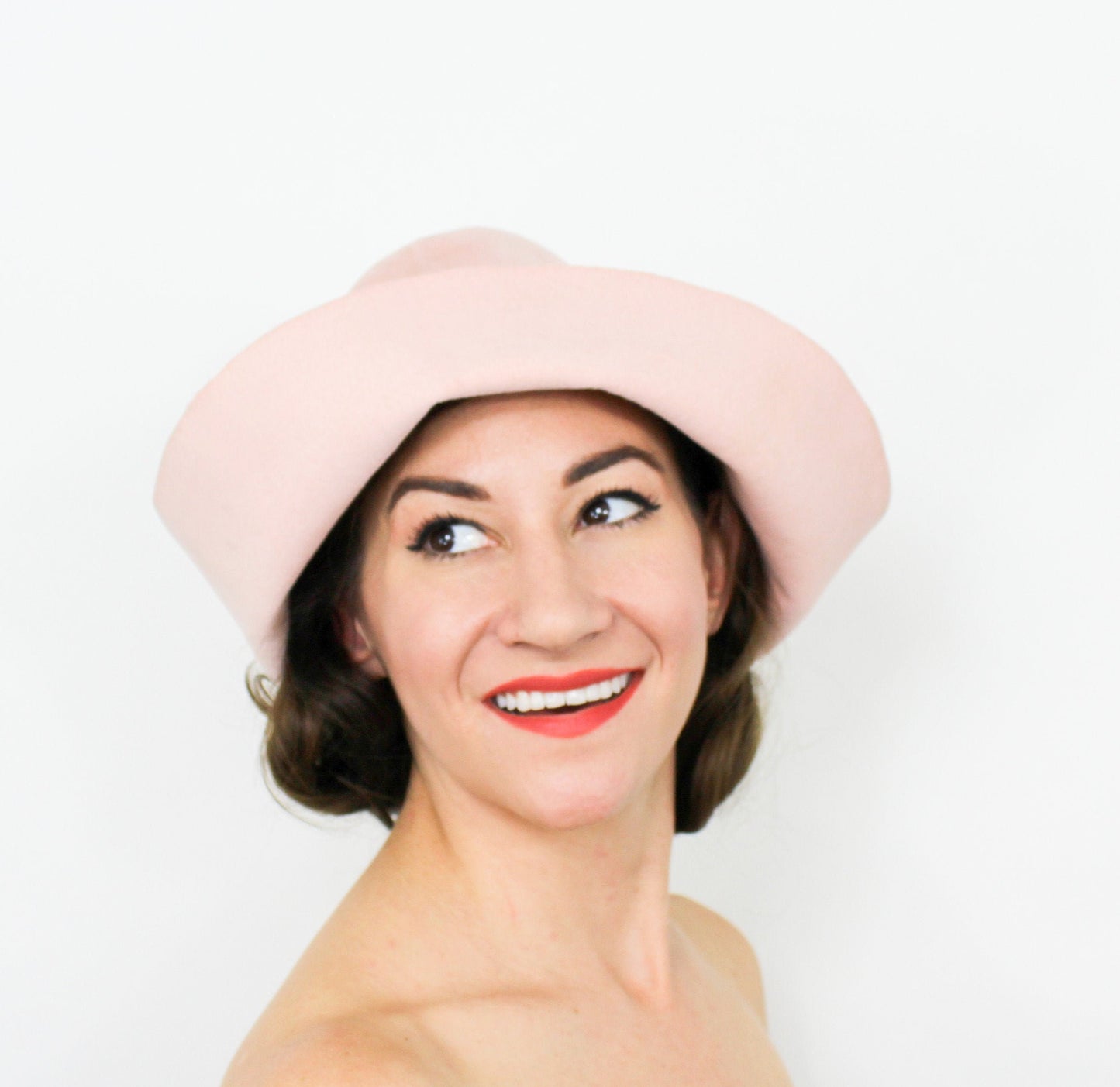 1980s Pink Wool Felt Cloche Hat