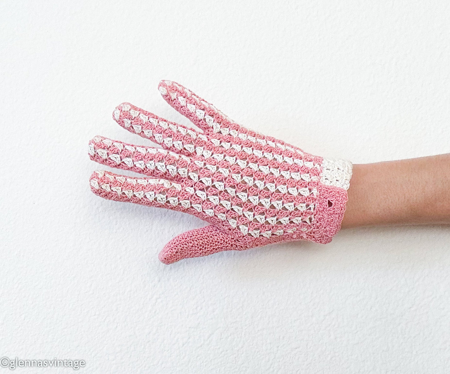 1940s Pink Crochet Vintage Gloves with Button Cuff