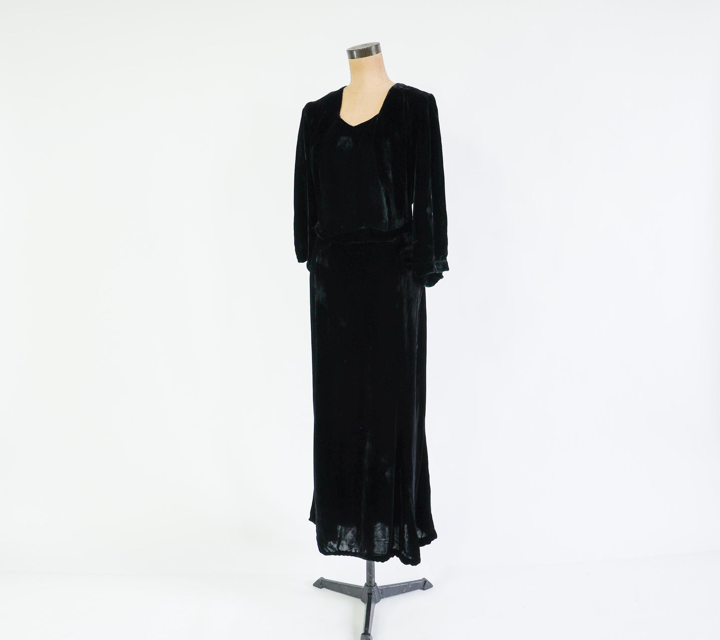 1930s Black Silk Velvet Evening Gown, 40" Waist
