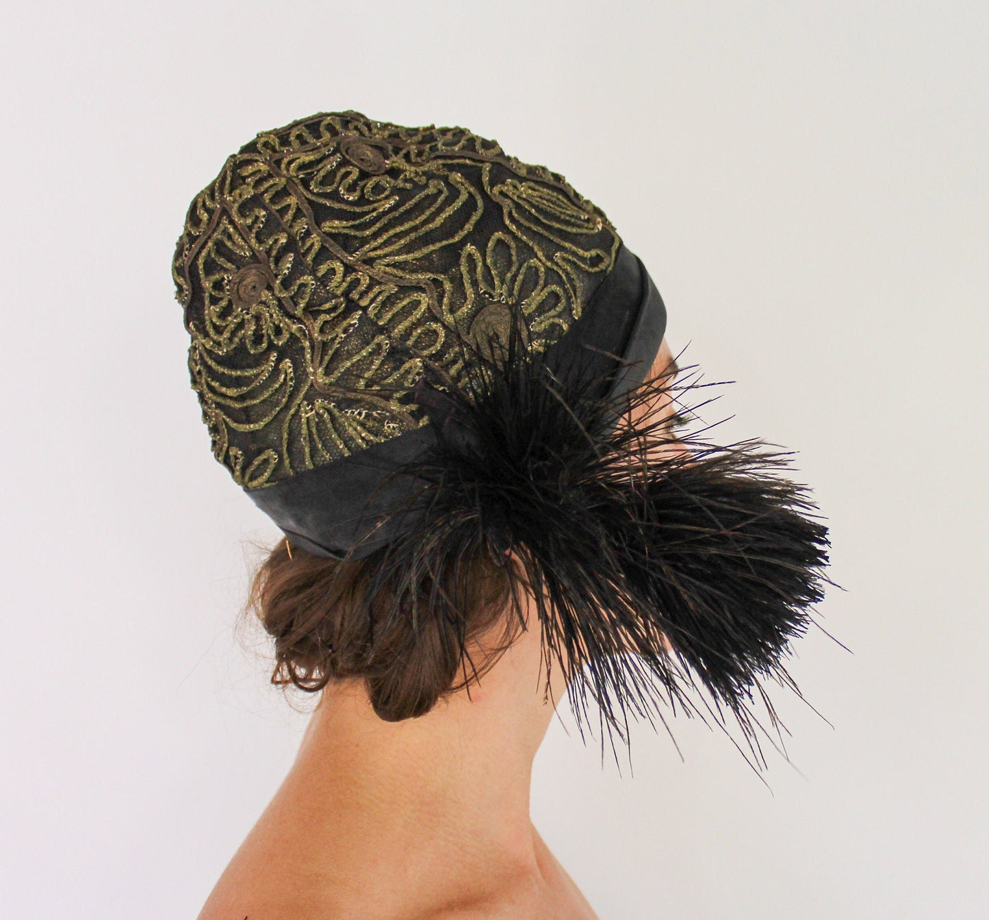 1920s Black Silk Flapper Cloche Hat with Ostrich Feather