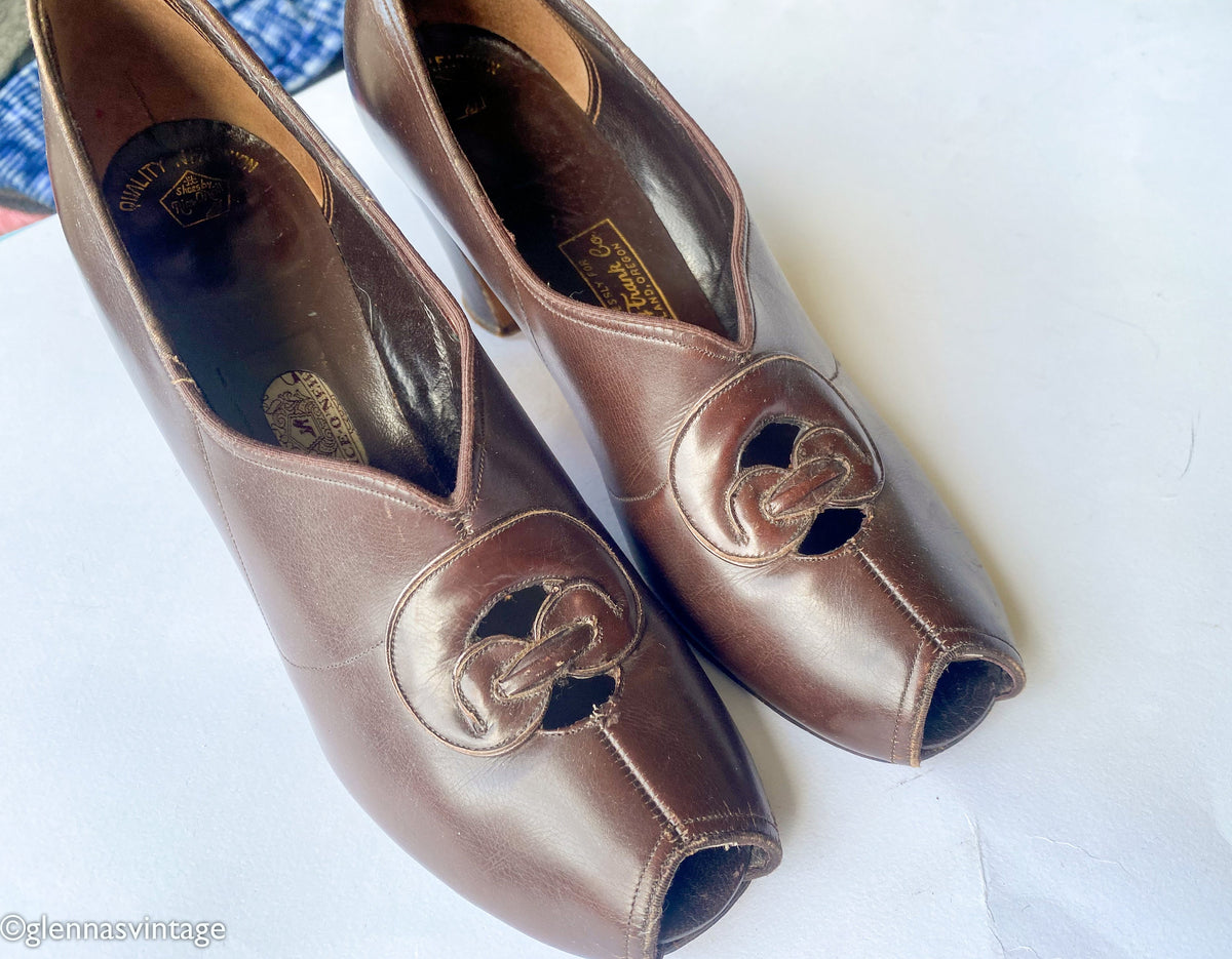 1940s Brown Leather Peep Toe Pumps Heels, 9 Narrow
