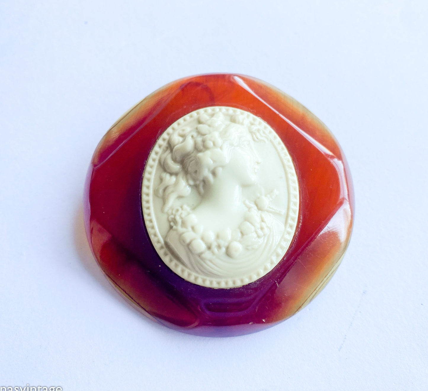 1930s Celluloid Cameo Brooch | Root Beer Bakelite Pin