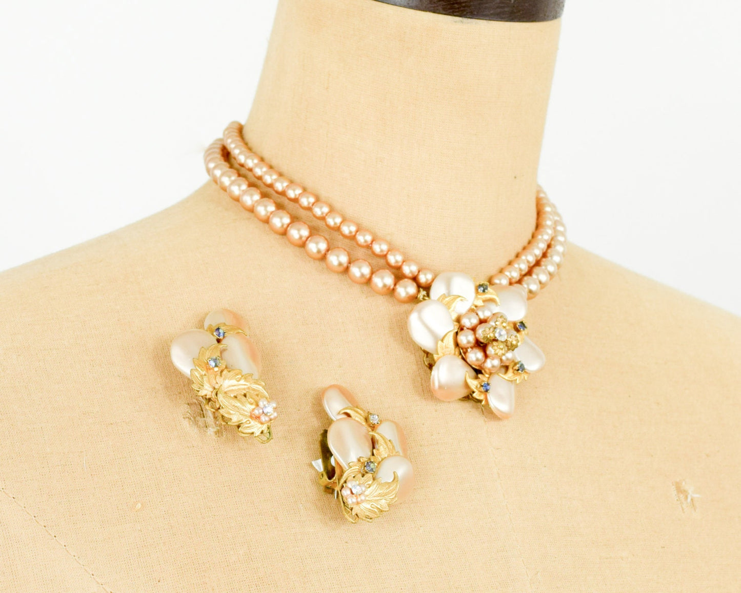 1950s Beige Faux Pearl Necklace & Earrings | 50s Beige Pendent Necklace Earring Set | Choker Set