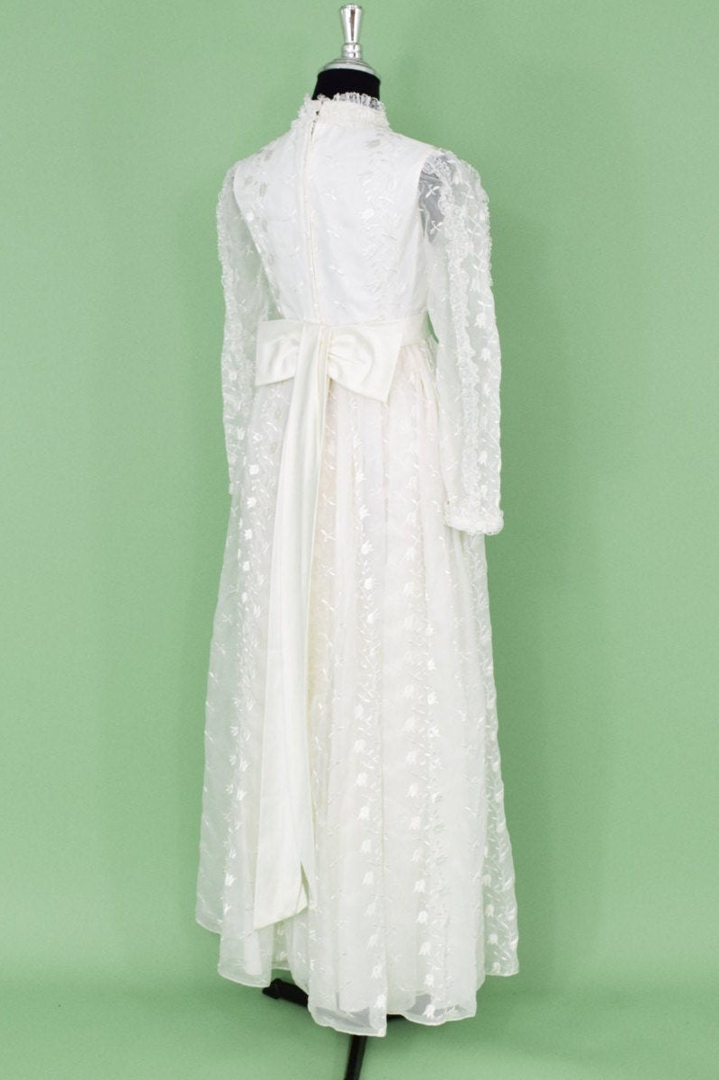 1960s White Lace Bridal Gown, Wedding Dress, Small