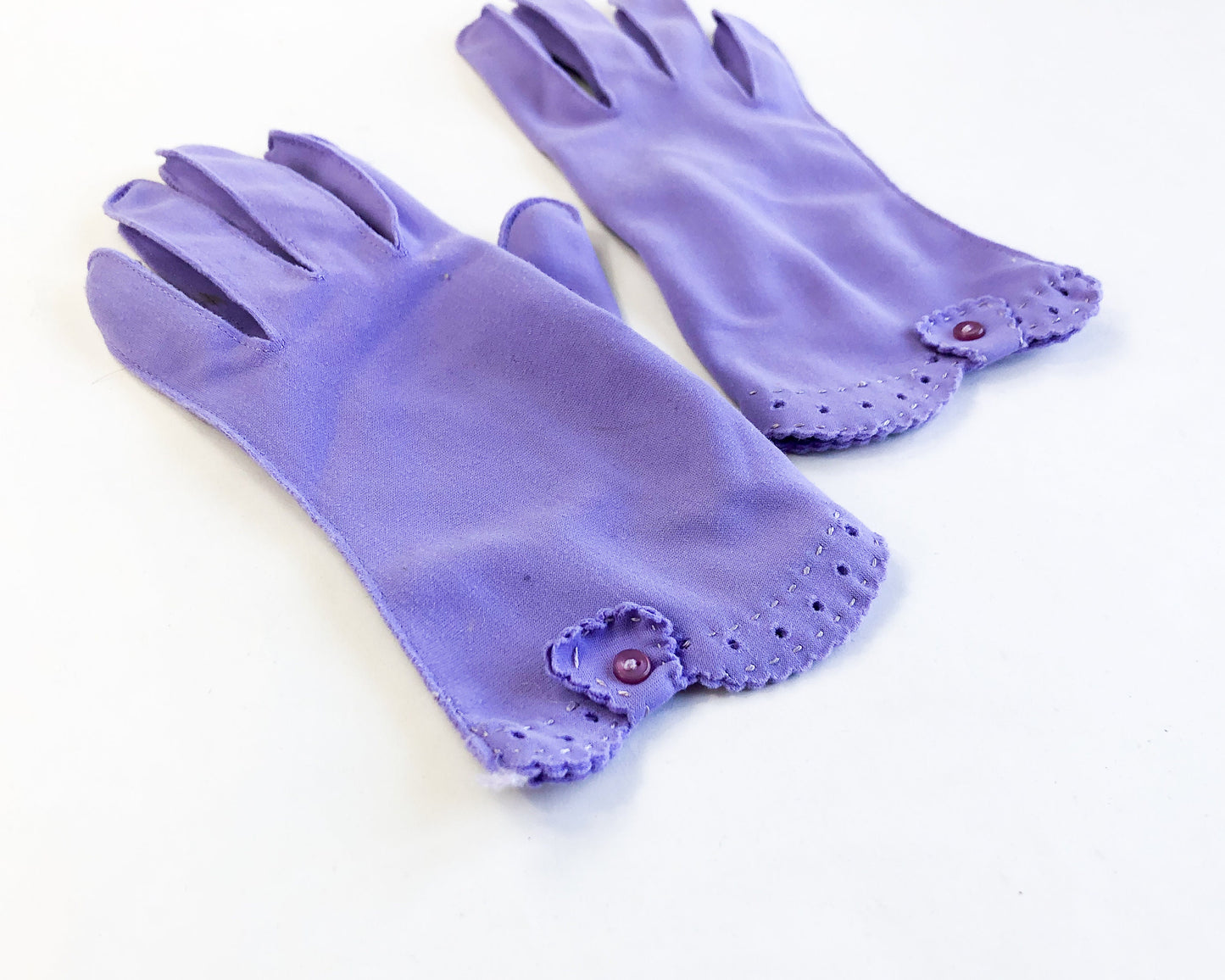 Sold 1950s Lavender Purple Cotton Gloves