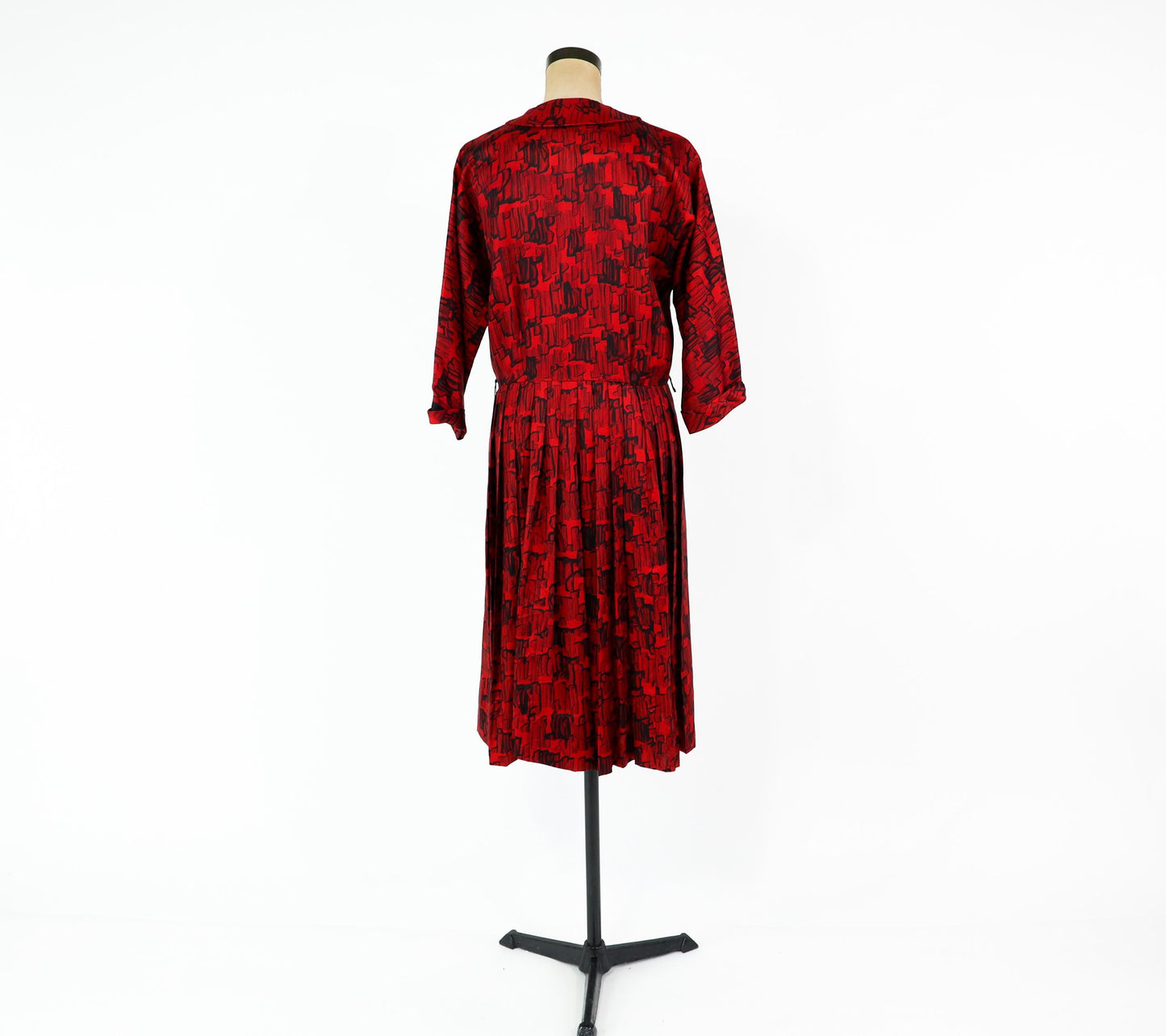 1950s Plus Size Red Print Shirtwaist Dress, 34" Waist