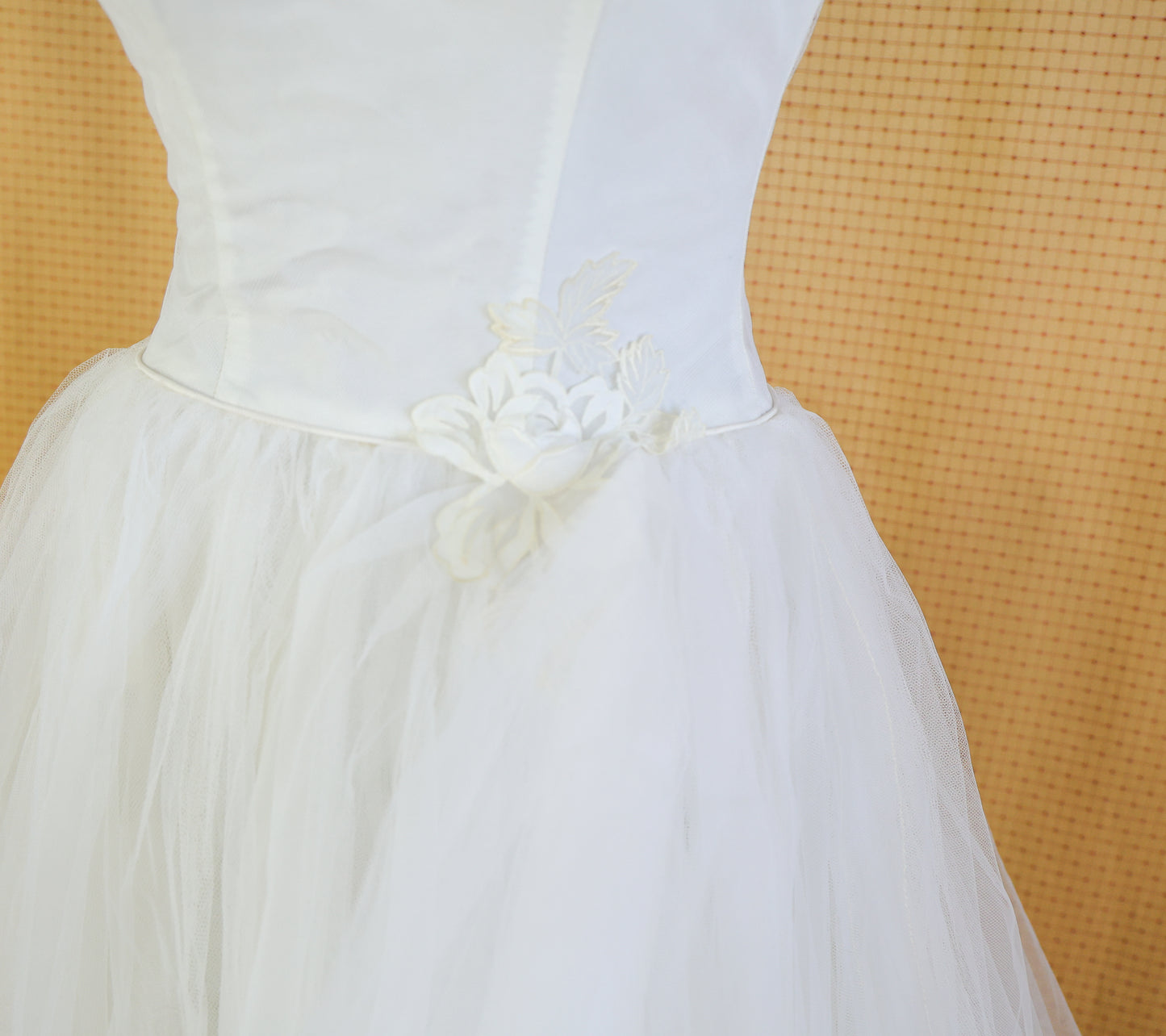 1950s White Lace Wedding Gown, Grace Kelly Style Wedding Gown by Pandora, Extra Small