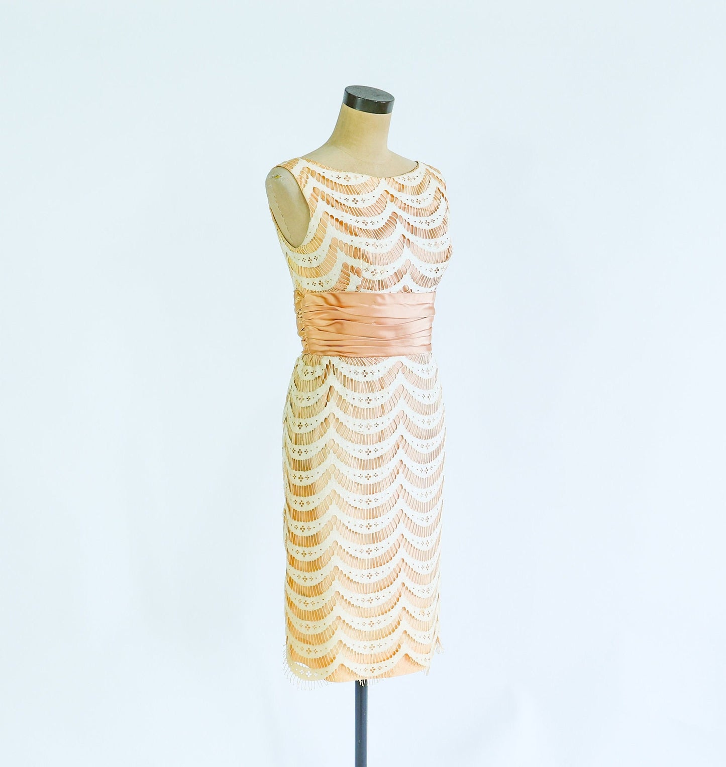 1950s Apricot & White Lace Sheath Dress, Small