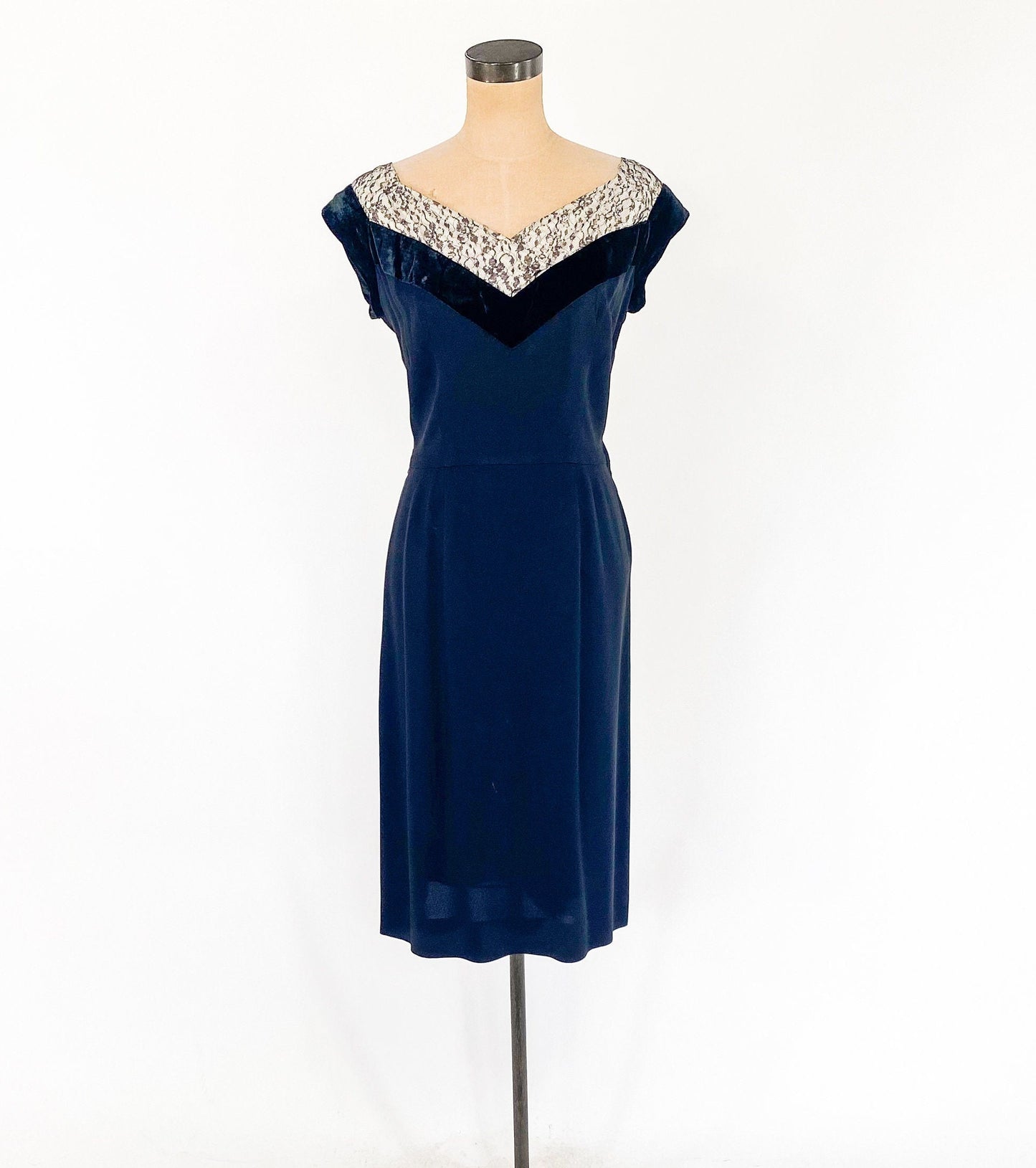 1940s Black Cocktail Dress | 40s Black Crepe & Lace Sheath Dress | Old Hollywood | Le Vine Original | Medium