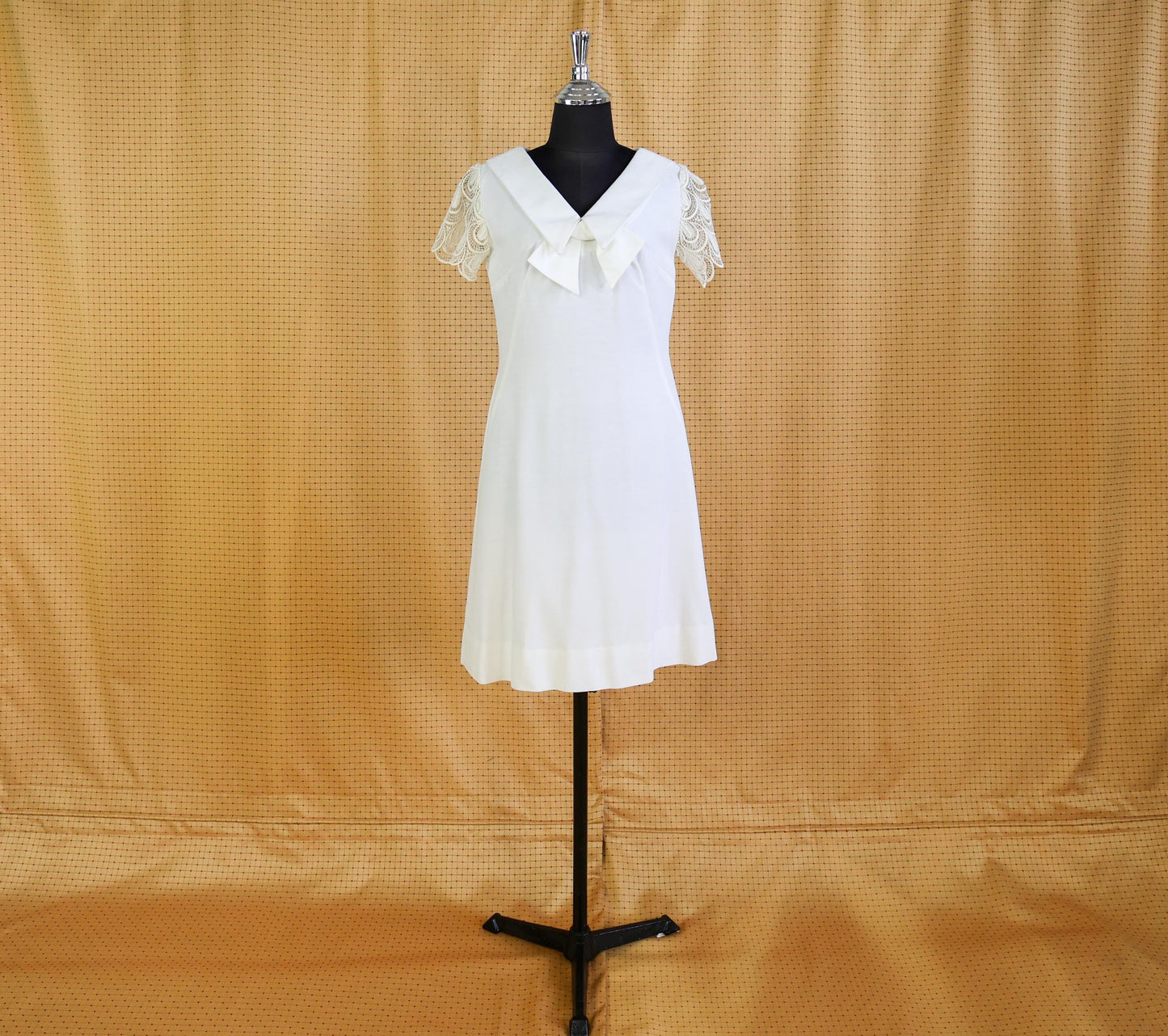 1960s White Lace Sleeve Short Wedding Dress, Medium