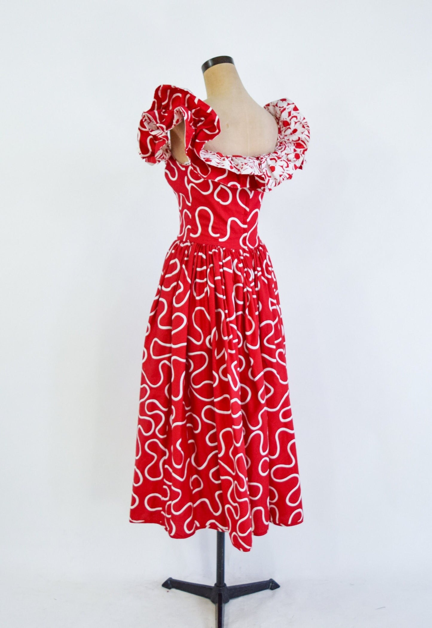 1980s Red White Off Shoulder Dress | 80s Red Ruffle Cotton Party Dress | Barboglio-Christina-Jan | Medium