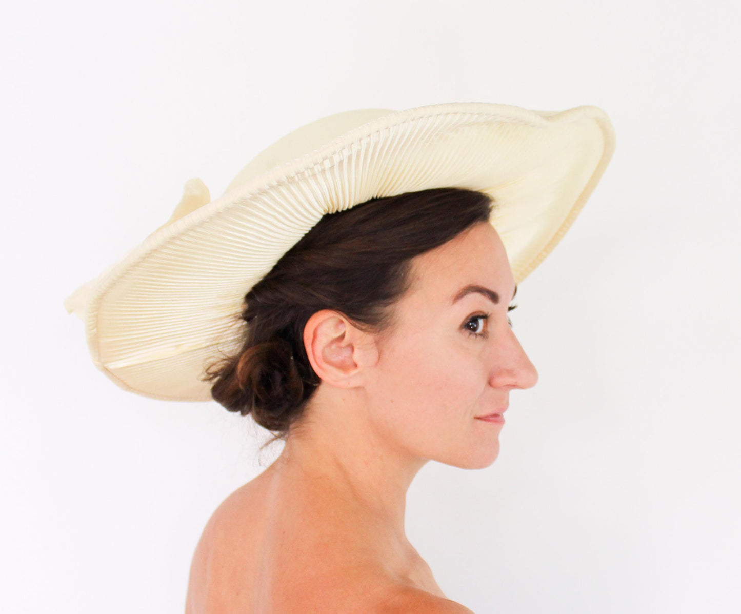 1980s Creme White  Satin Platter Hat with Bow