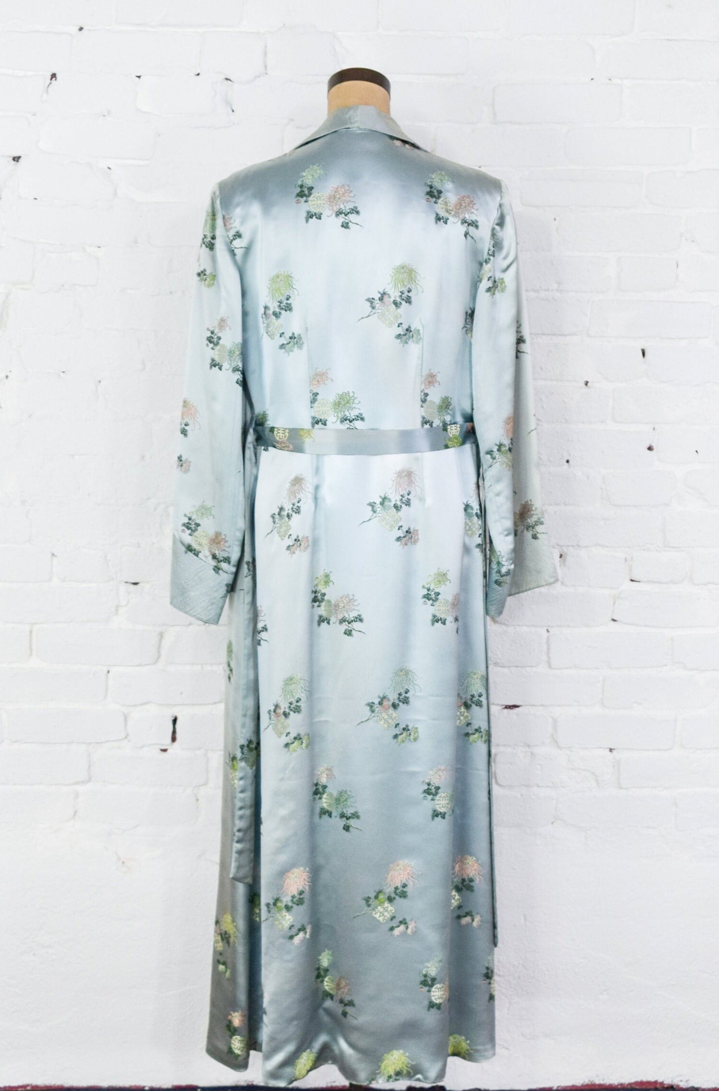 1950s Blue Silk Asian Robe:, Large