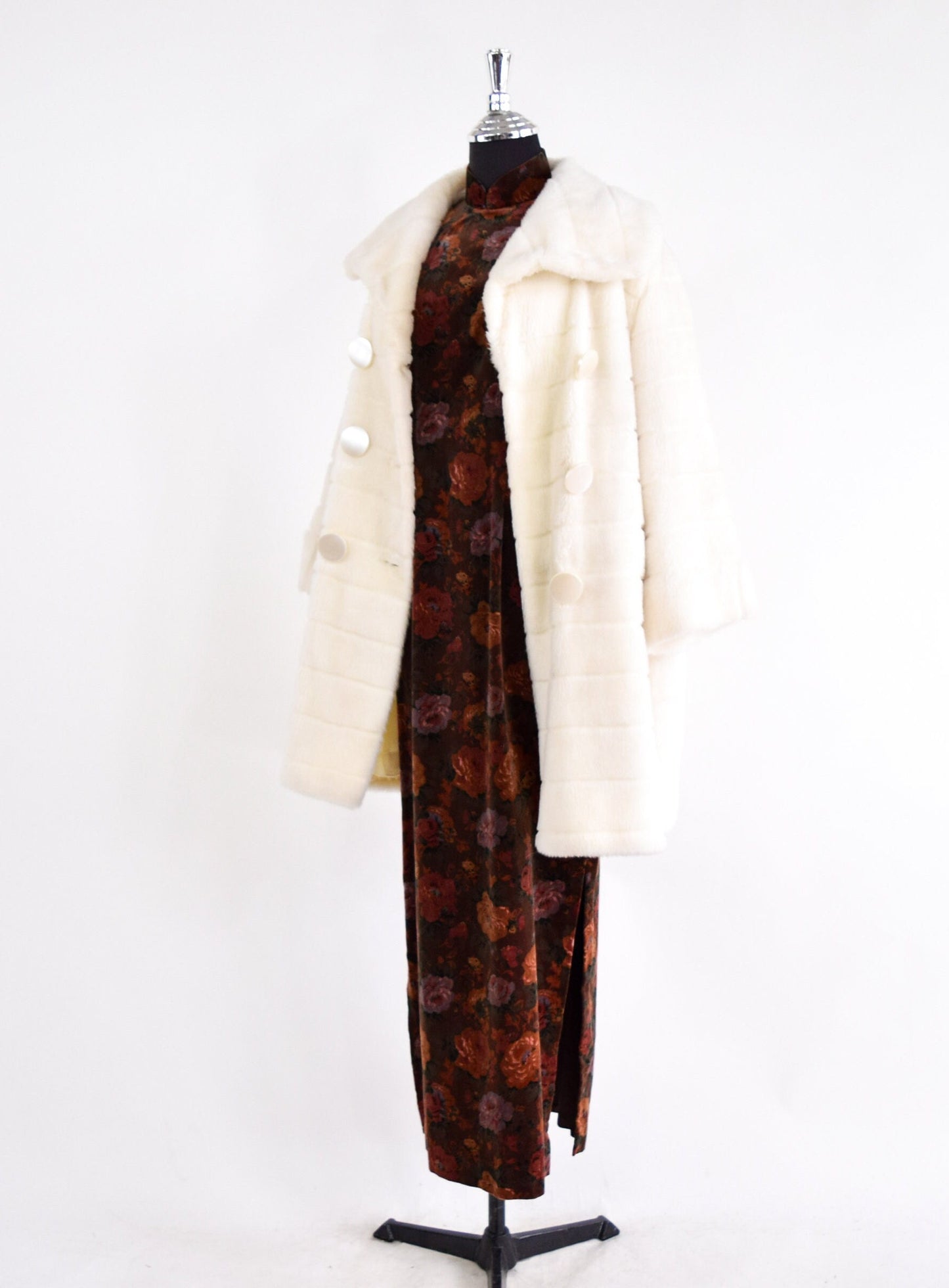 1950s Brown Floral Velvet Cheongsam Dress, Small