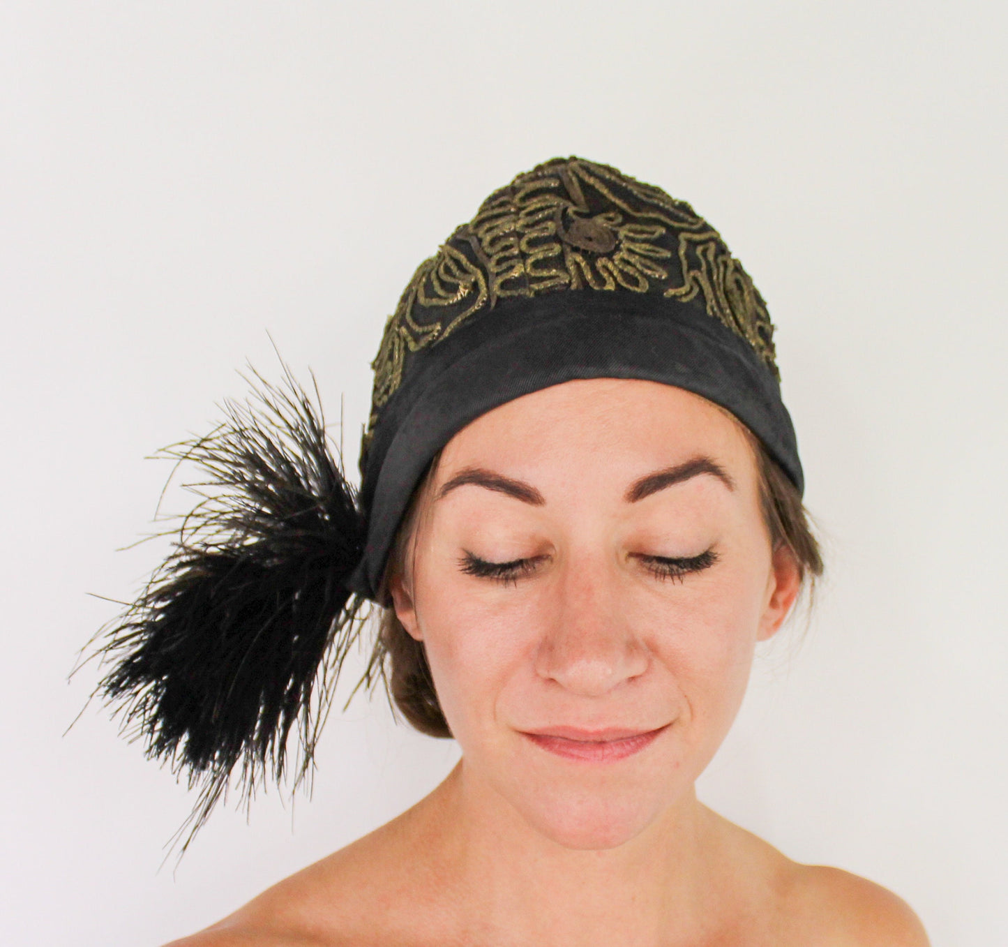 1920s Black Silk Flapper Cloche Hat with Ostrich Feather