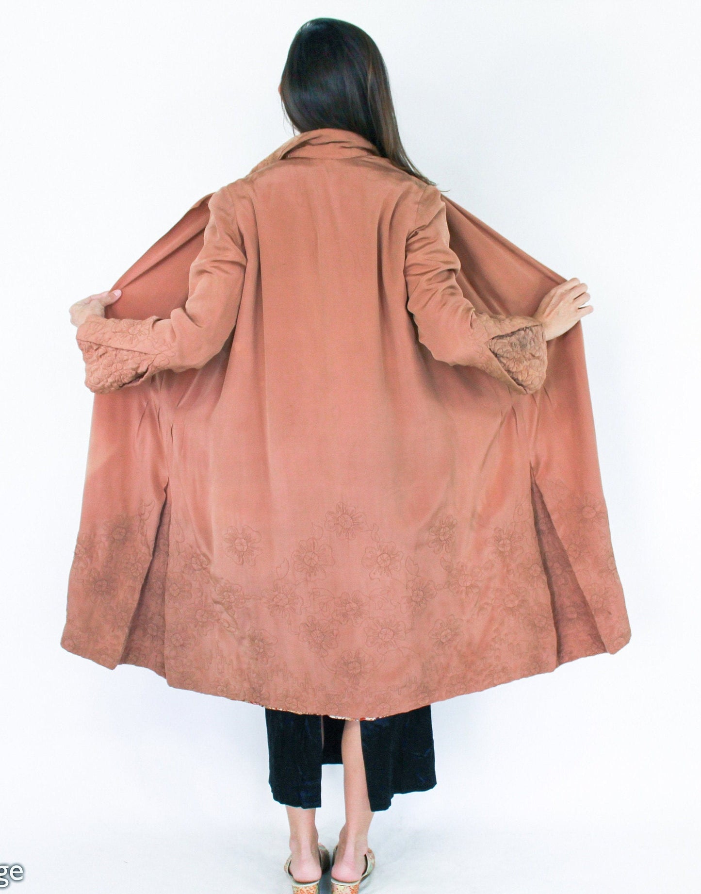 1910s Embroidered Taupe Silk Evening Coat | Antique Floral Trapunto