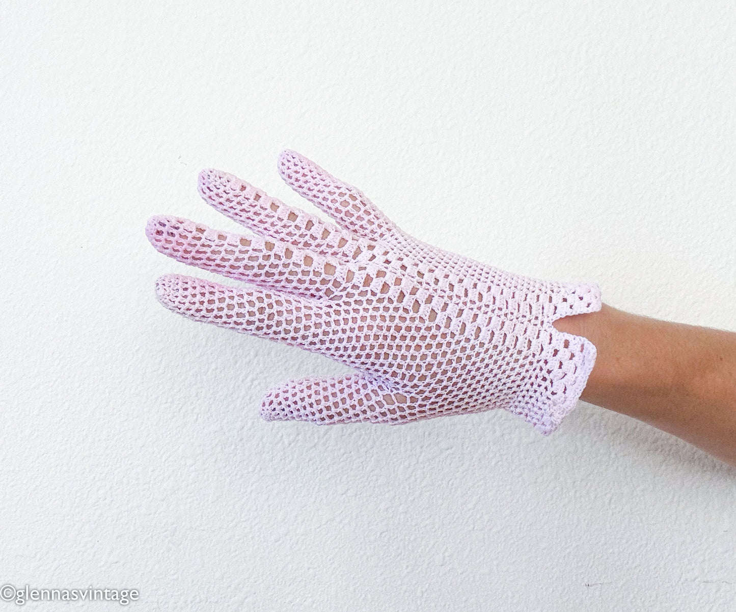 1950s Crochet Pink Gloves, Medium