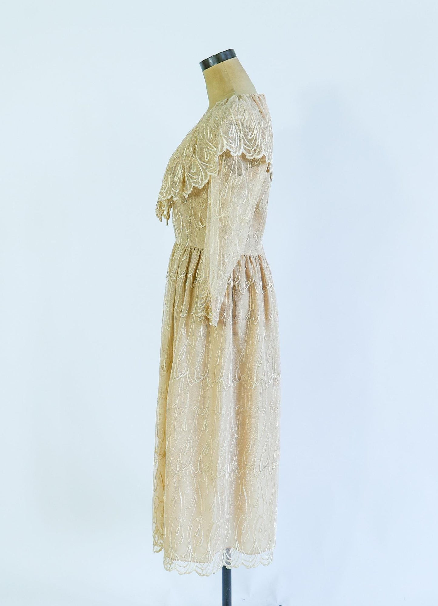 1980s Beige Lace Party Dress | Ruffled Portrait Collar, Medium