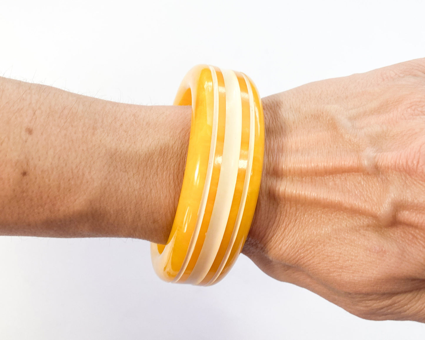 1940s Yellow Bakelite Bangle | Gold & White Stripe Bracelet
