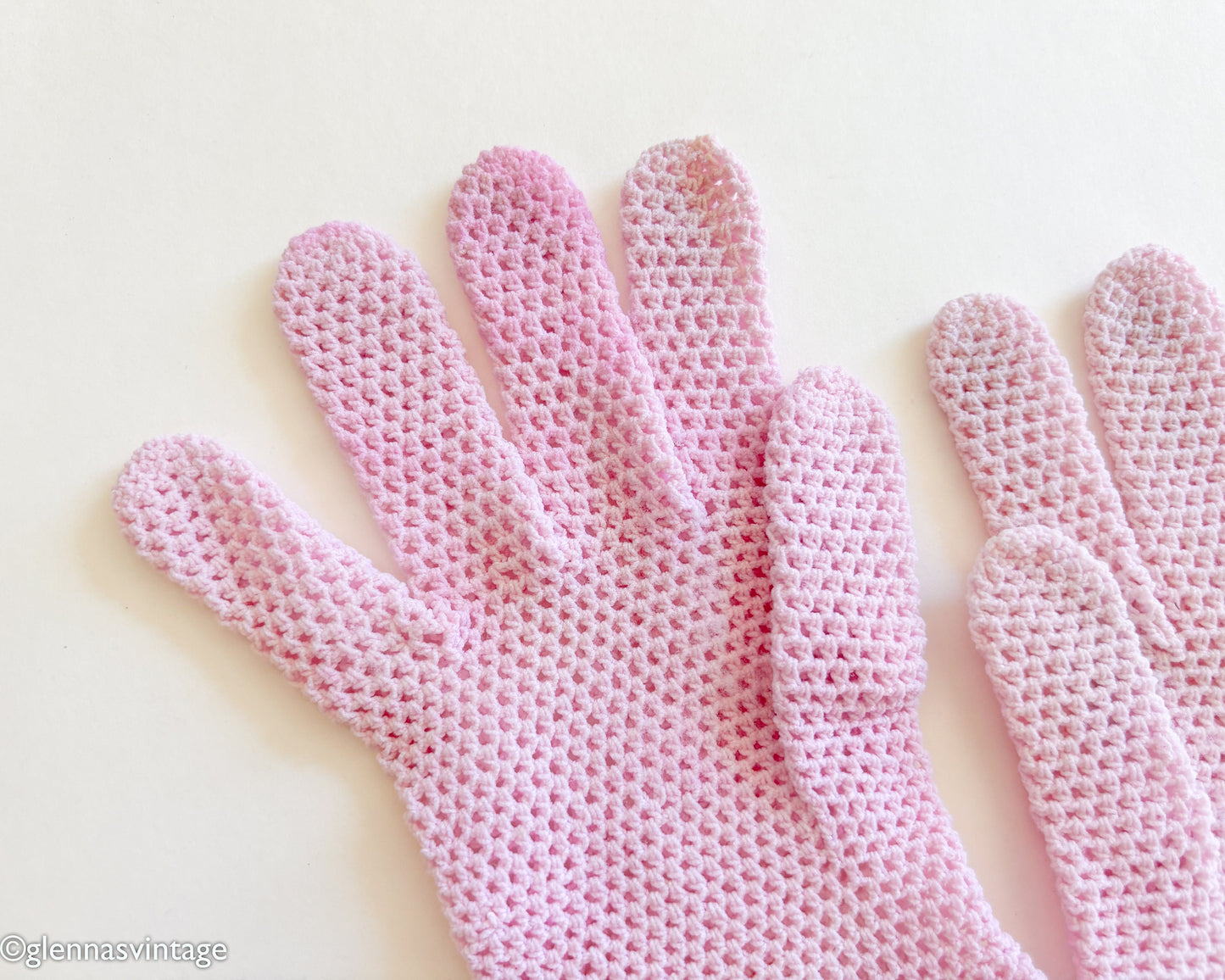 1950s Crochet Pink Gloves, Medium