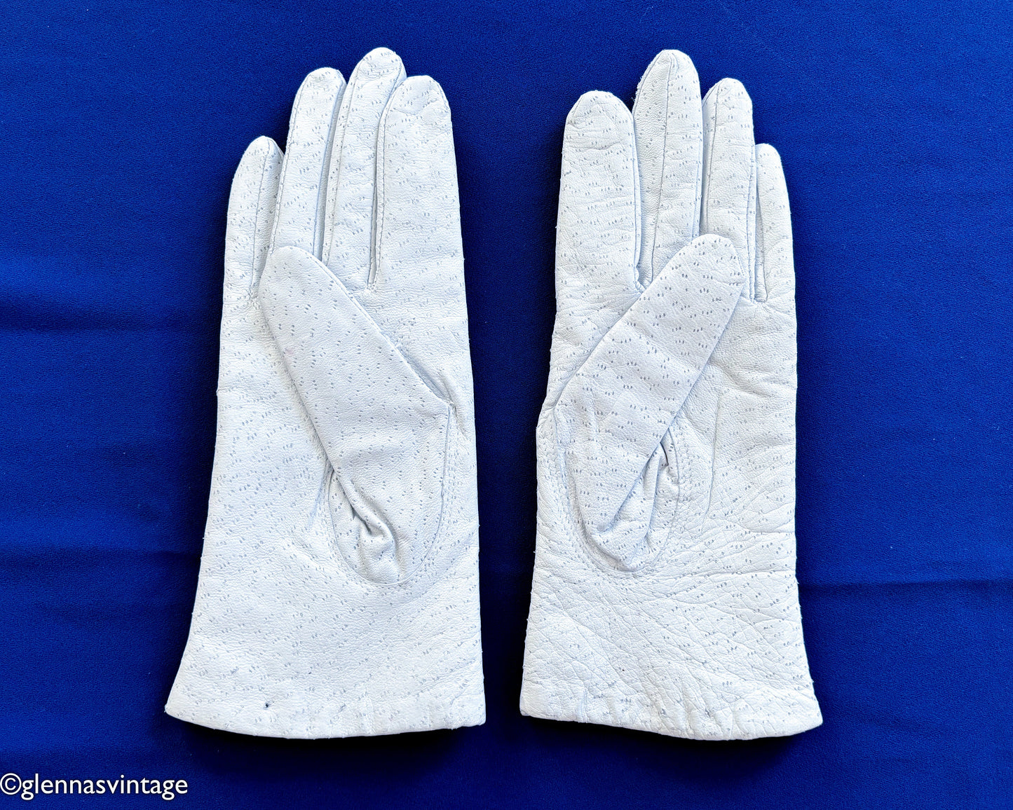 1960s Light Gray Leather Gloves, Medium