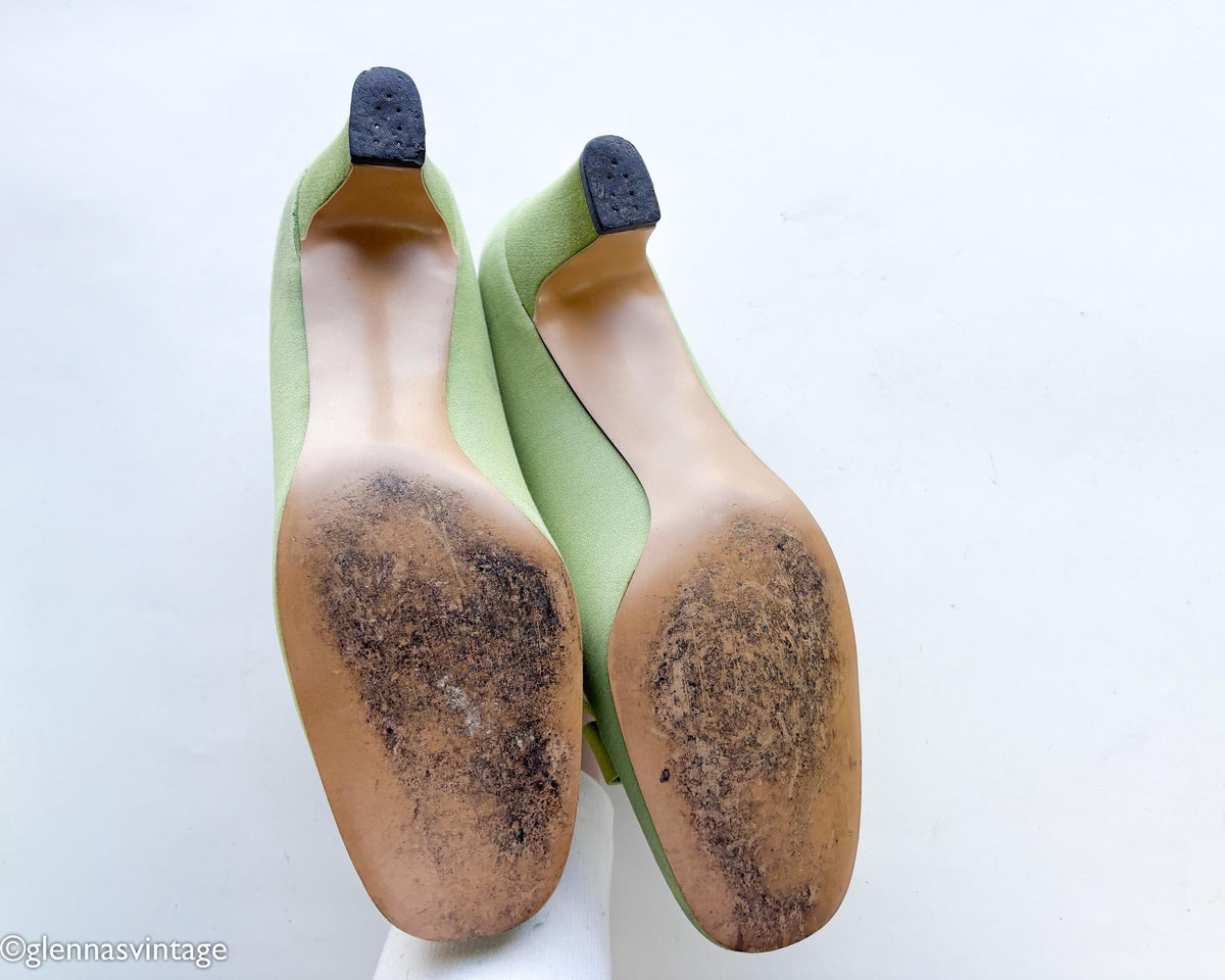 1960s Mod  Lime Green Linen Low Heel Shoes, Size 8B