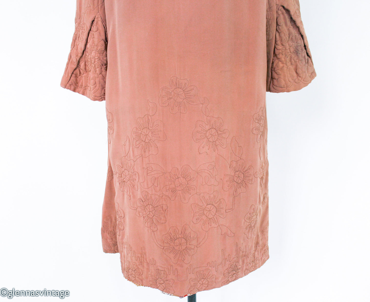1910s Embroidered Taupe Silk Evening Coat | Antique Floral Trapunto