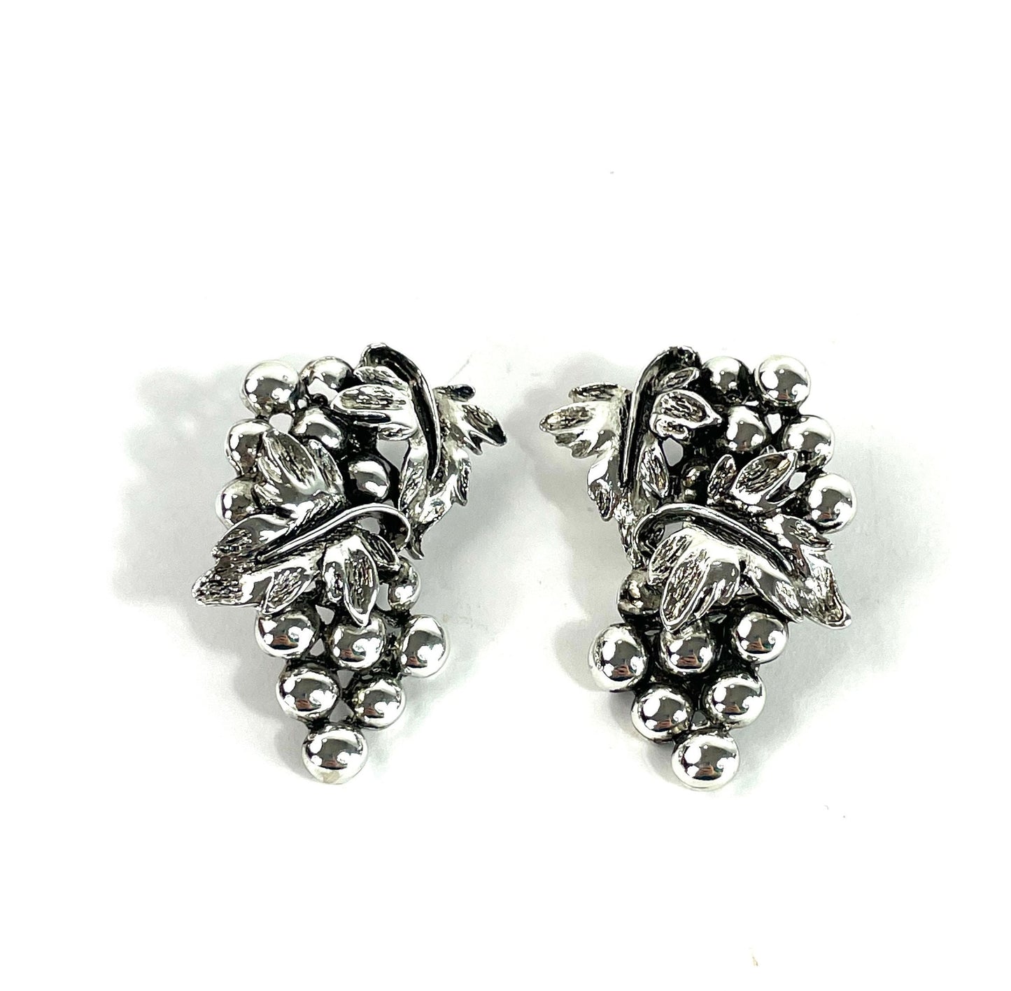 Alice Caviness | 1950s Silver Grapes Earrings | 50s Silver Grape Clip Earrings