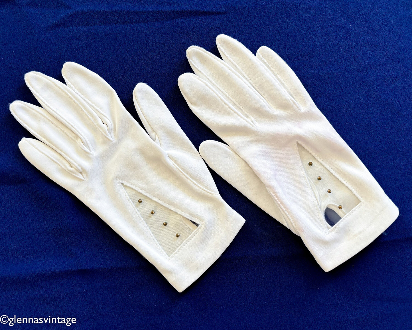 1950s Short White Gloves