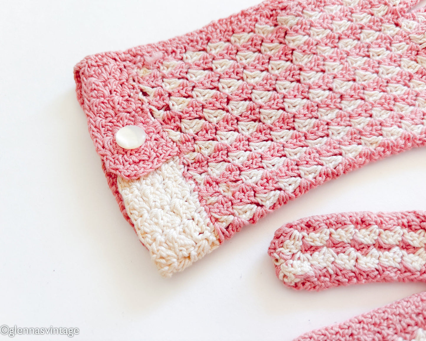 1940s Pink Crochet Vintage Gloves with Button Cuff