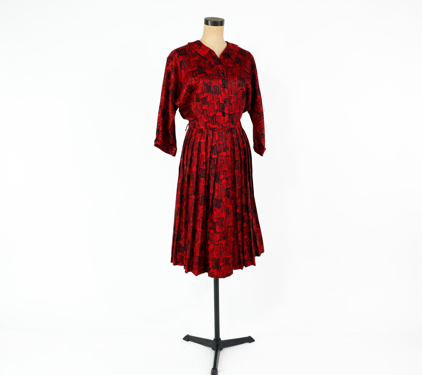 1950s Plus Size Red Print Shirtwaist Dress, 34" Waist