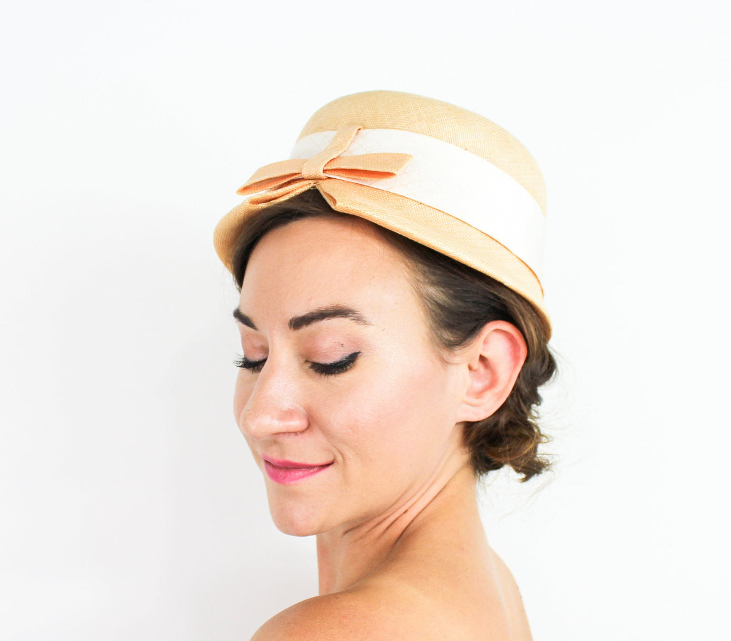 1950s Peach Straw Bucket Hat with Bow