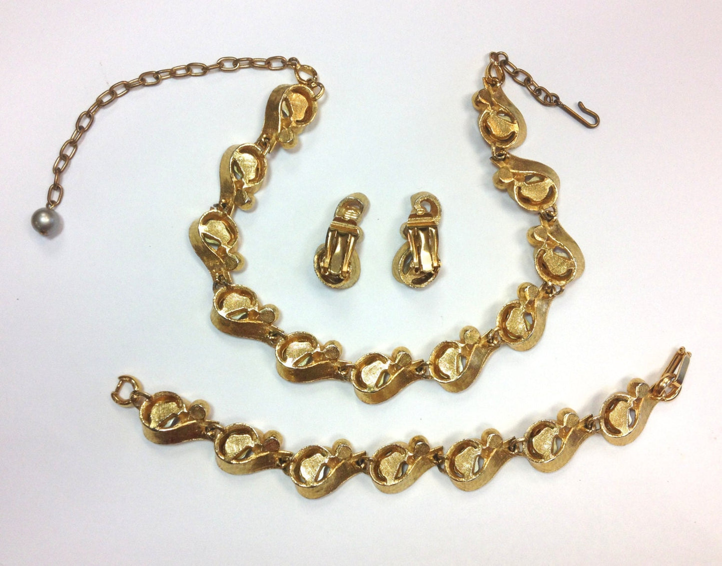 1960s Gold & Gray Pearl Necklace Bracelet Earrings Parure Jewelry Set