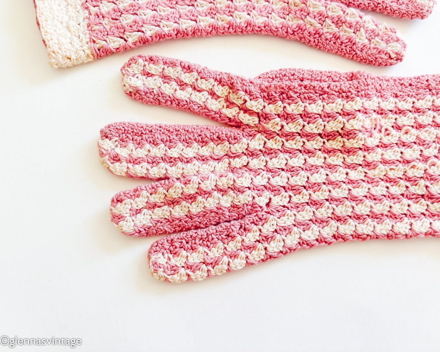 1940s Pink Crochet Vintage Gloves with Button Cuff
