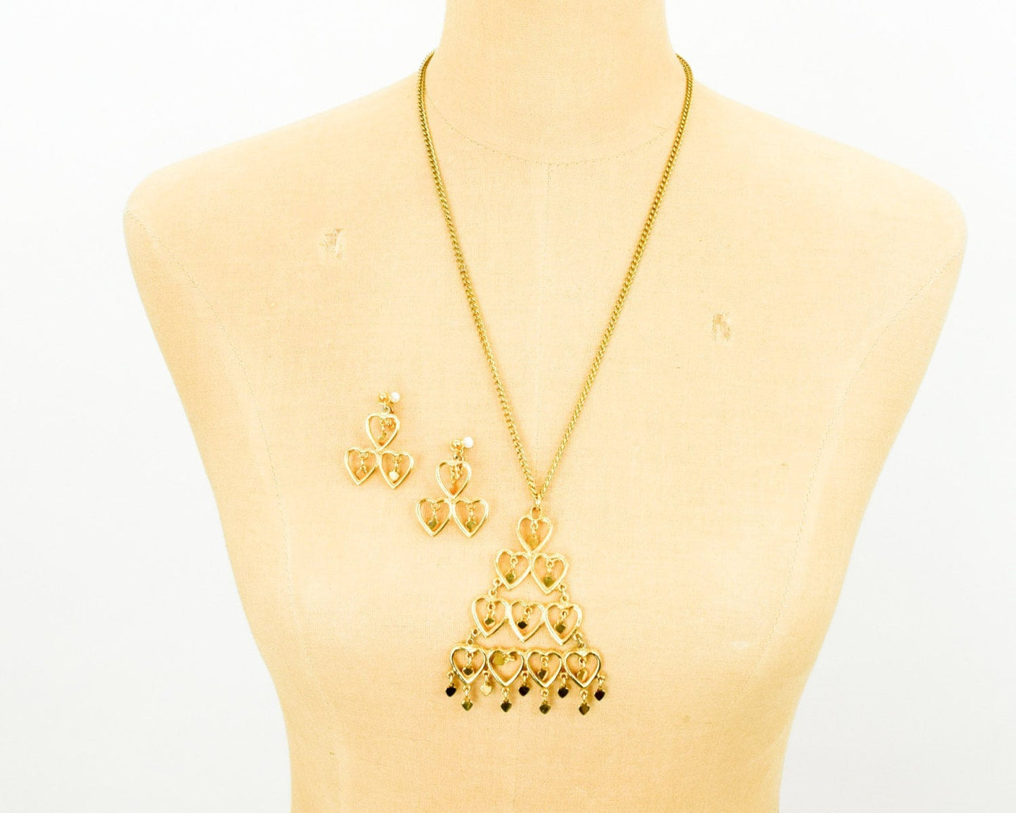 1970s Gold Hearts Necklace & Earrings Jewelry Set
