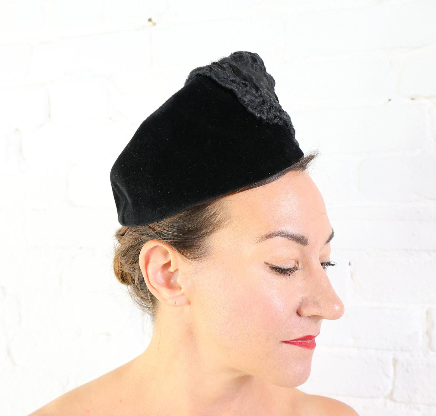1940s Black Wool Velour Peaked Hat | Persian Lamb Detail
