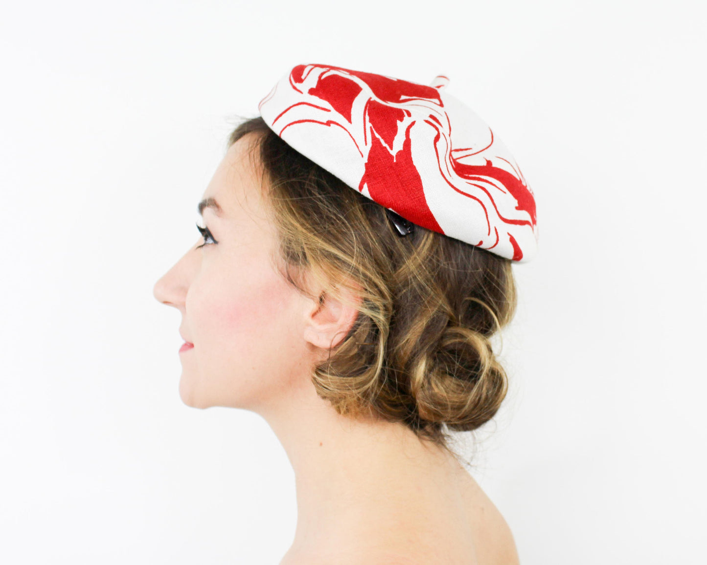 1950s Red & White Linen Beret, Saks Fifth Avenue Hat