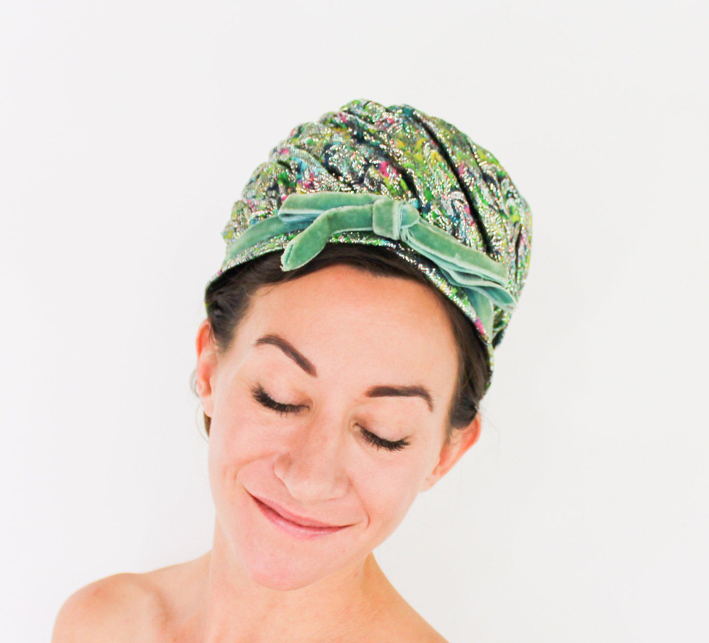1960s Green Paisley Pillbox Hat | Metallic High Crown Turban