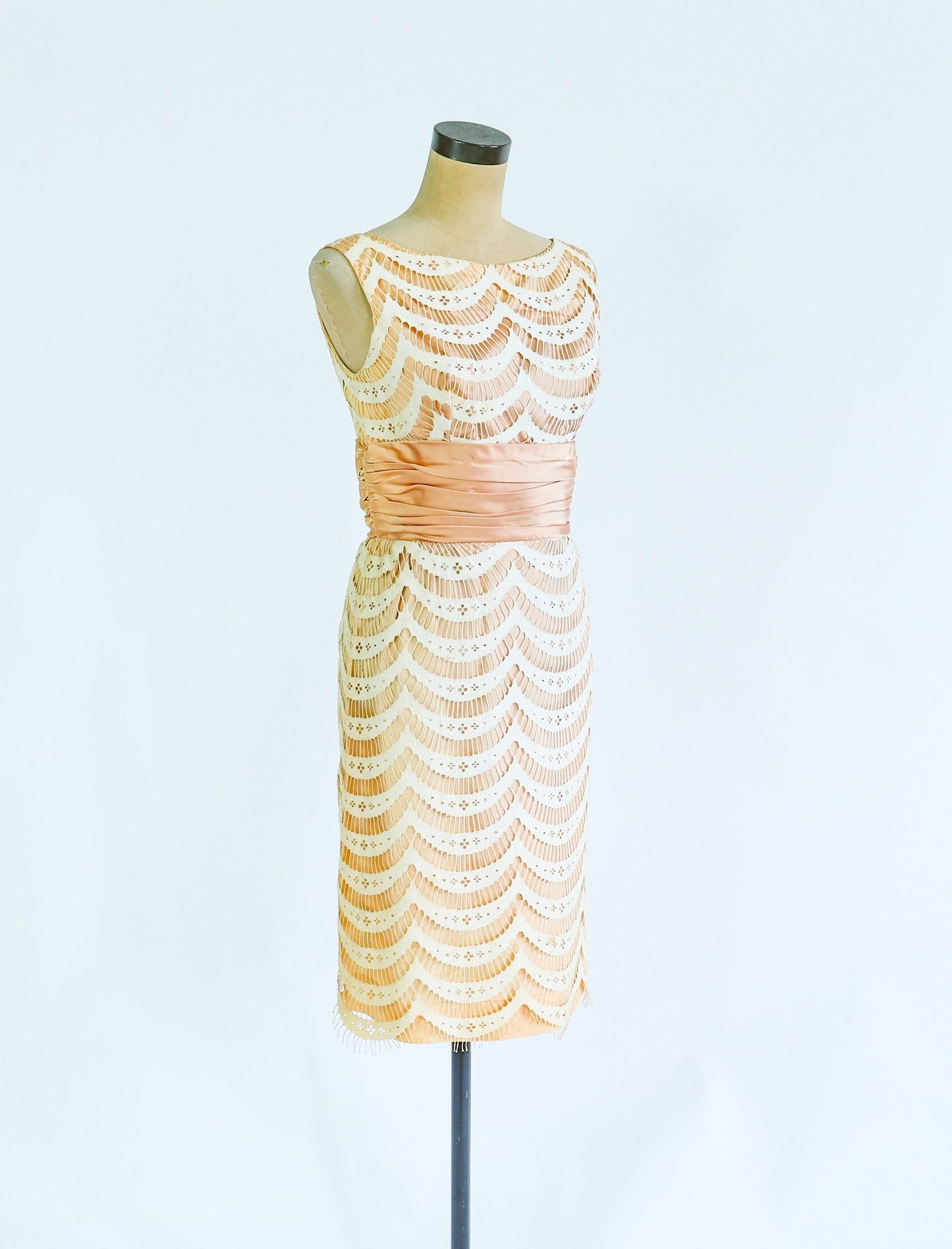 1950s Apricot & White Lace Sheath Dress, Small