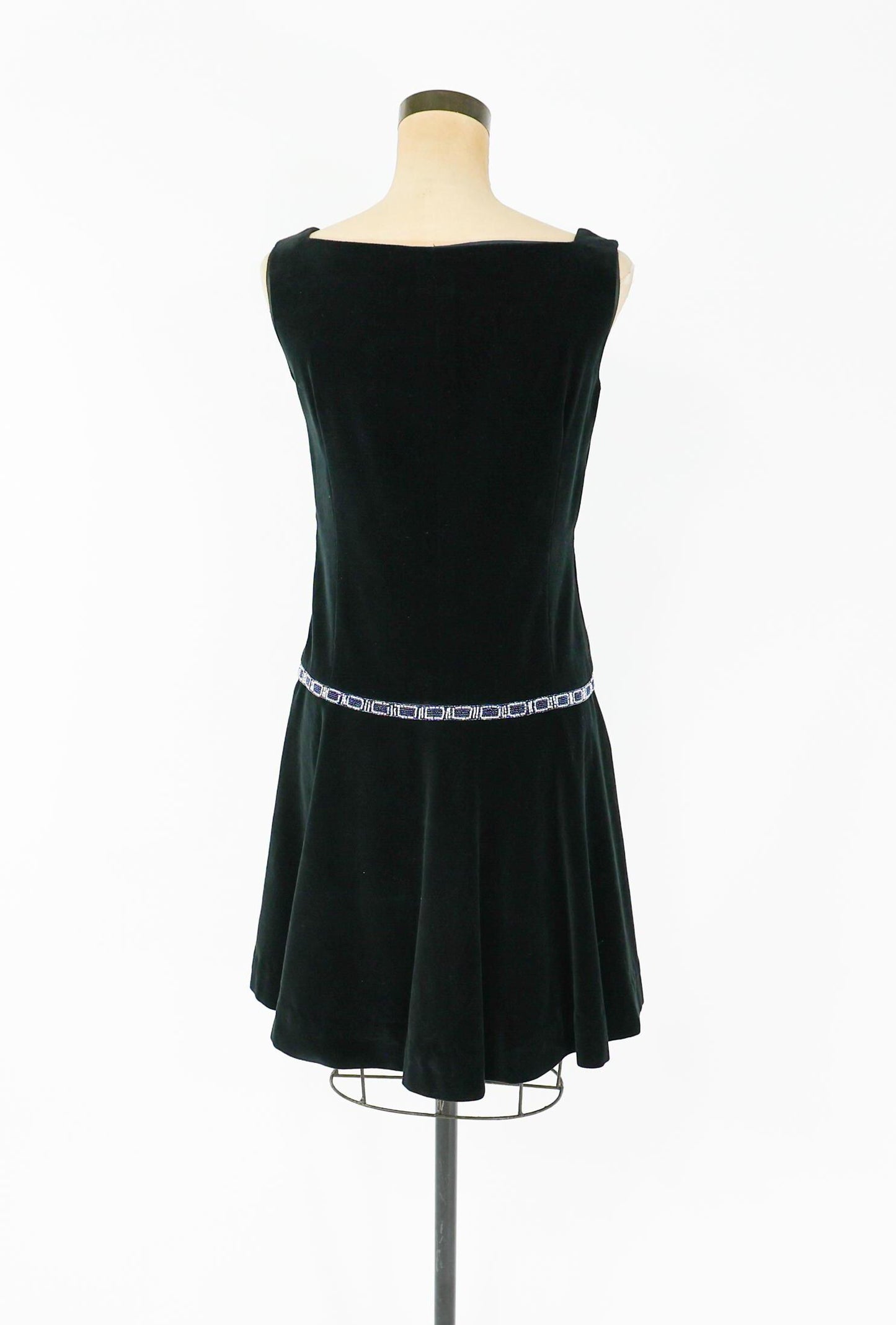 1960s Black Velvet Drop Waist Dress | 60s Black Cotton Velvet Shift | Twiggy | Schade Kleidung | Small