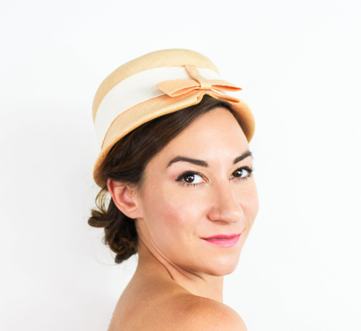 1950s Peach Straw Bucket Hat with Bow