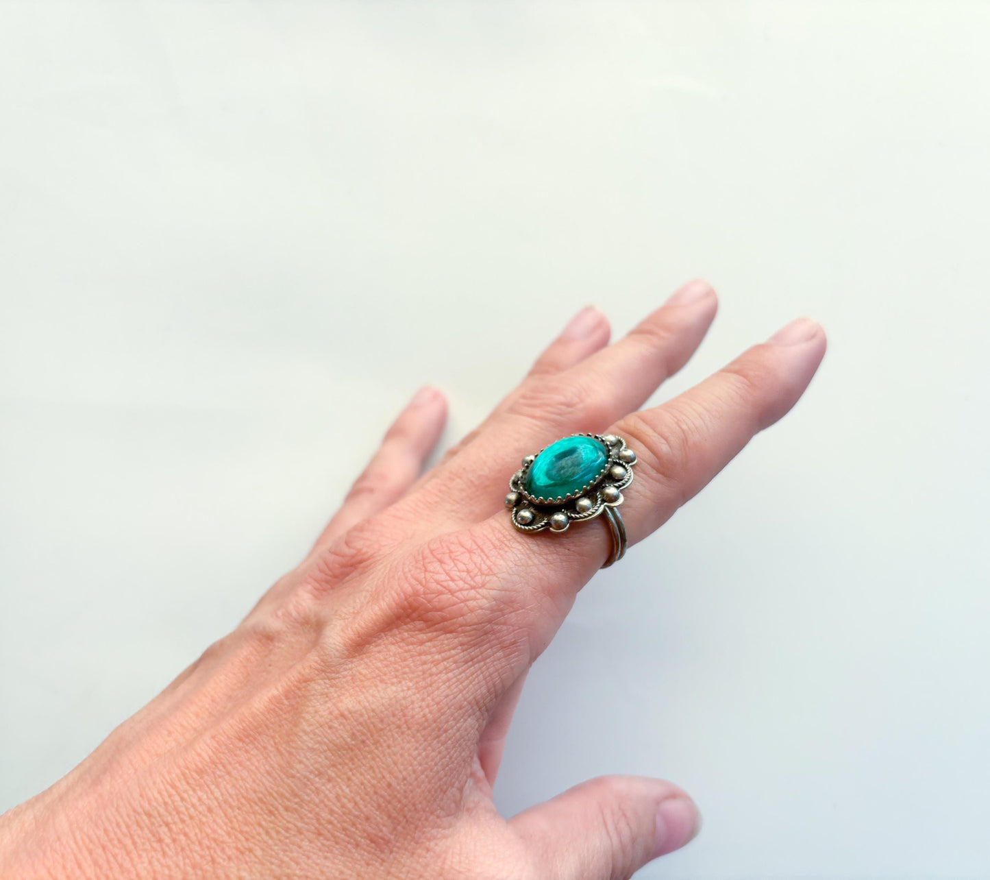 1950s Green Glass Ring | Vintage Bright Green Adjustable Ring