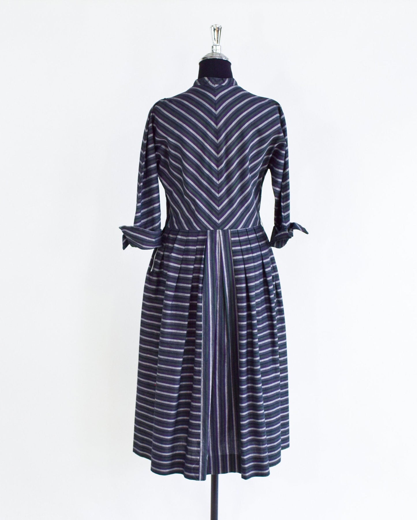 1940s Gray Chevron Striped Dress | 40s Striped  Cotton Day Dress | AnR Jr | Medium